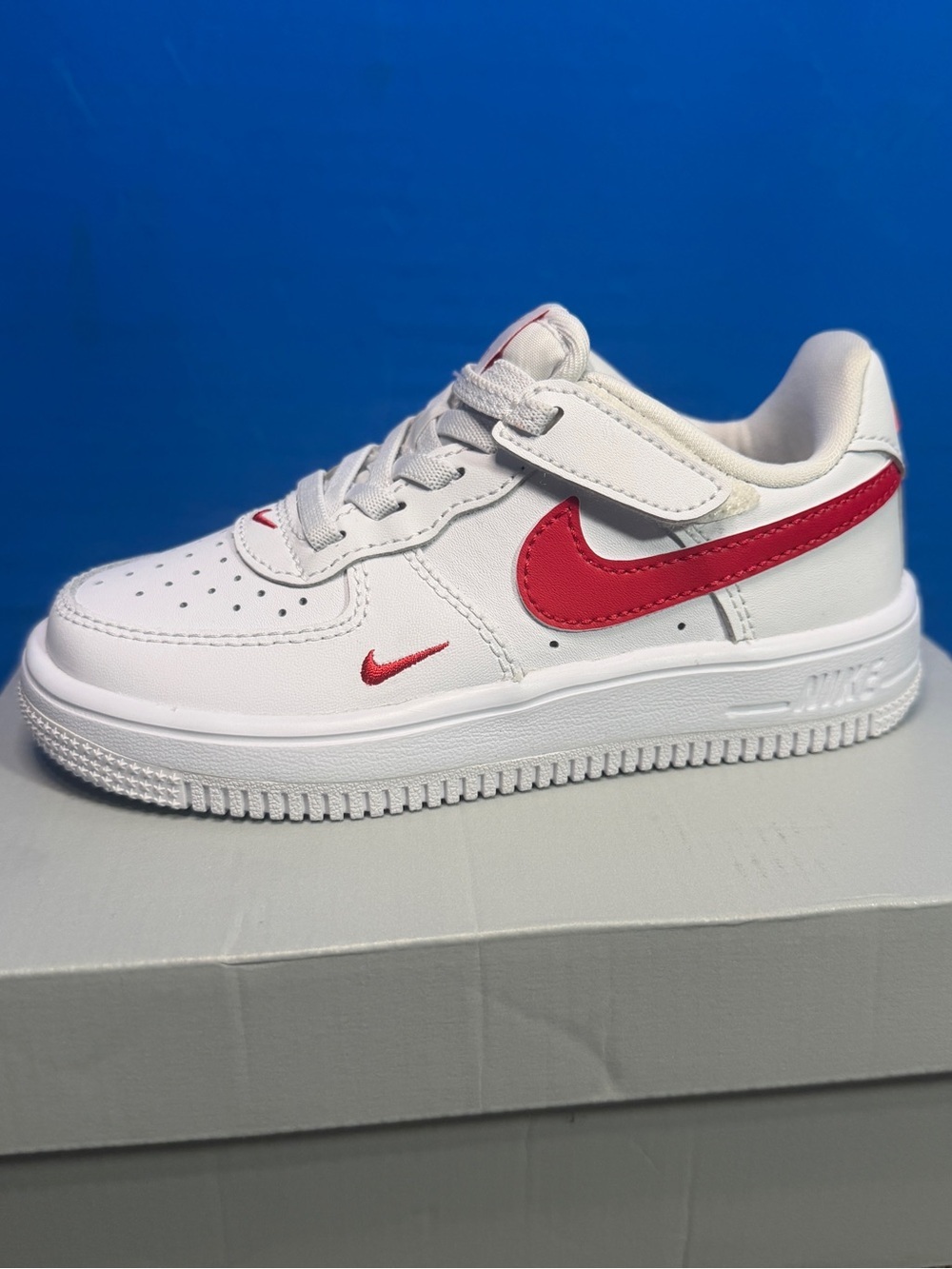 Nike force 1
Brand new